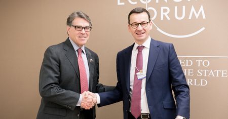 "Rosjanie sprzęgli interesy z Niemcami". Morawiecki podsumowuje spotkanie z Perrym