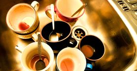 Znak, że pijesz za dużo kawy. Lepiej od razu ogranicz