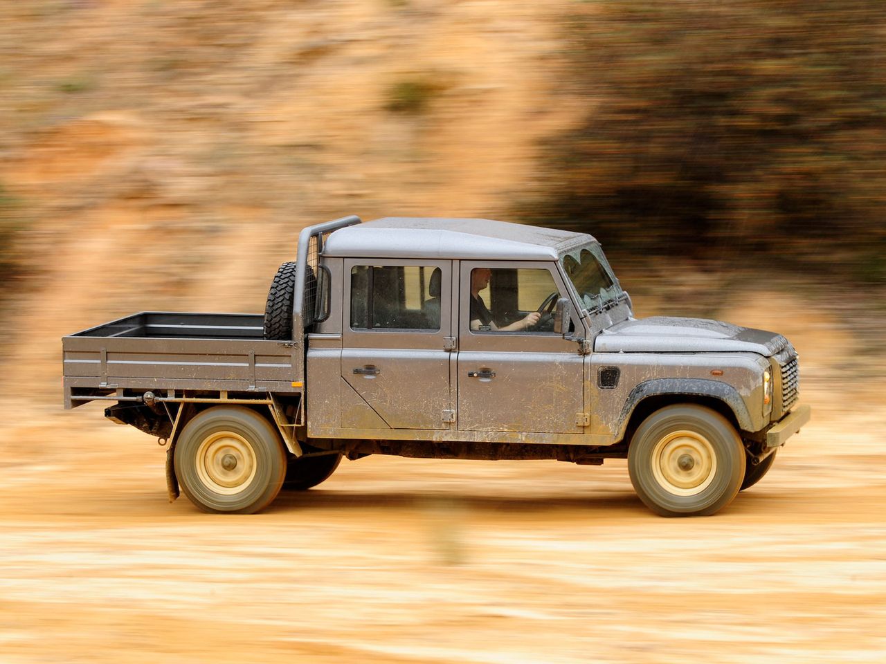 Land Rover Defender 110 Double Cab Pickup AU-spec (2007)