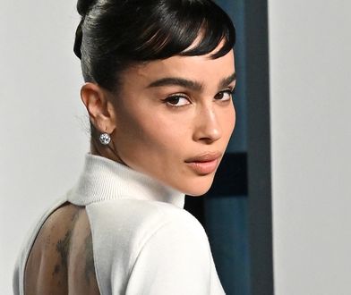 Zoe Kravitz zaszalała z sukienką. Dekolt na plecach sięgał odrobinę za daleko