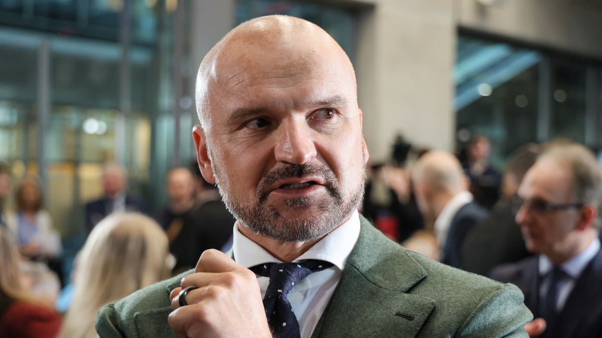 Warszawa, 10.02.2025. Przedsiębiorca Rafał Brzoska podczas wydarzenia "Polska. Rok przełomu" z udz. premiera Donalda Tuska, 10 bm. w siedzibie Giełdy Papierów Wartościowych w Warszawie. (jm) PAP/Paweł Supernak