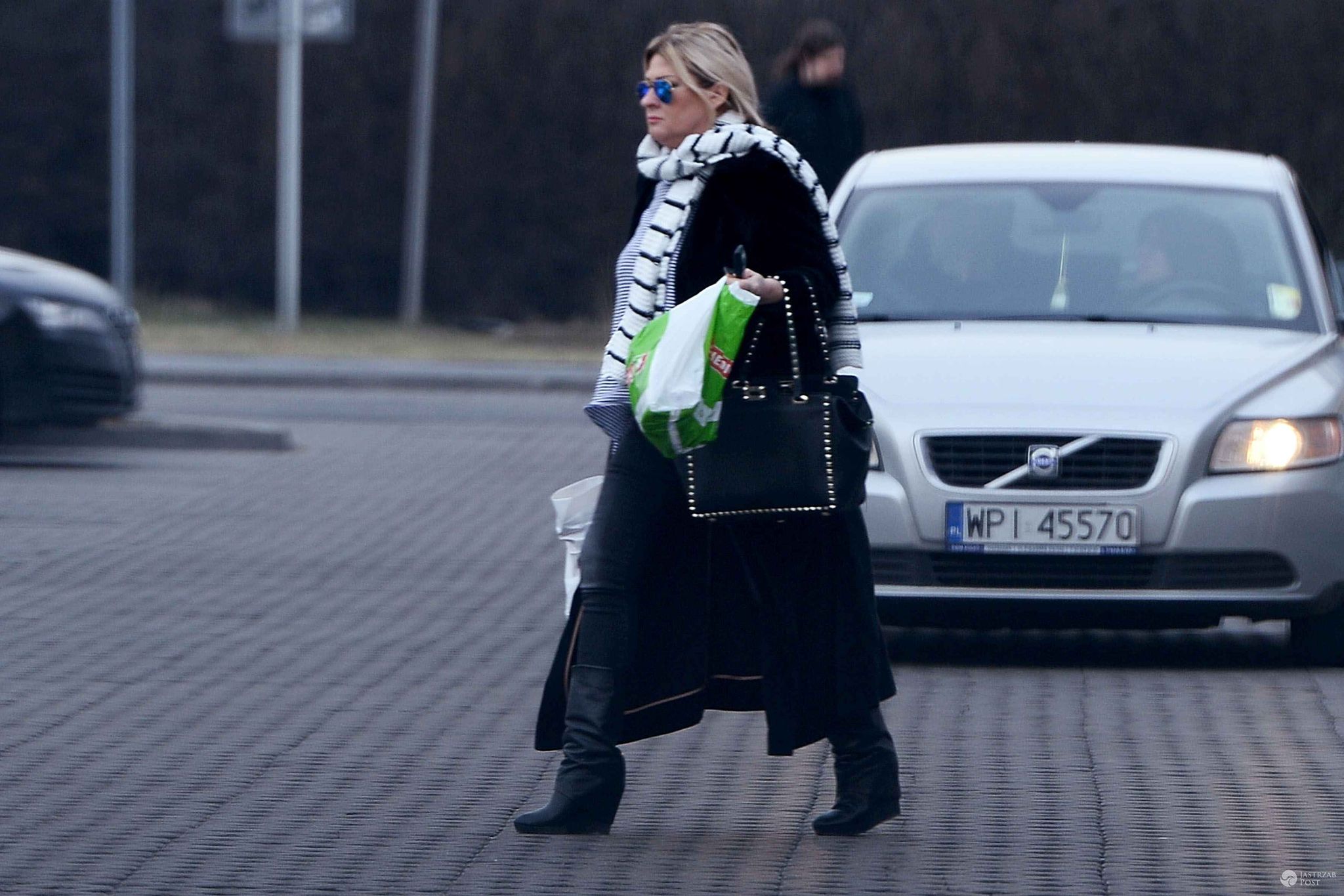 !!! PAPARAZZI !!! BRAK ZGODY NA PUBLIKACJE WIZERUNKU !!!!
BEATA KOZIDRAK WPADLA PO ZAKUPY SPOZYWCZE
WARSZAWA 06.02.2016
FOT. PAPARATY 02