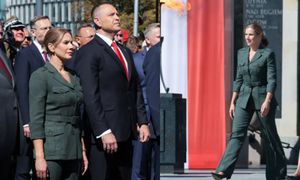 Marta Nawrocka w drugiej stylizacji w trakcie Święta Wojska Polskiego. Pierwsza dama postawiła na MILITARNY GARNITUR (ZDJĘCIA)