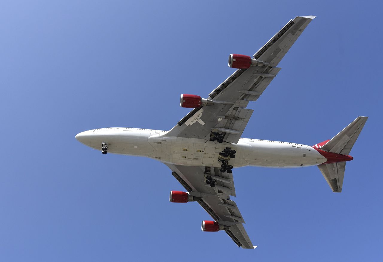 Virgin Orbit odpaliła kosmiczną rakietę z Boeinga 747 - Samolot "Cosmic Girl".
