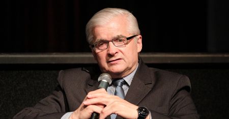 Cimoszewicz stanowczo o budowie zapory na granicy. "To barbarzyństwo!"