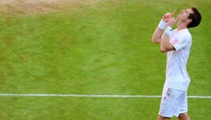 ATP Londyn/WTA Birmingham: Finały w poniedziałek, Murray i Tsonga zagrali w... ping-ponga 