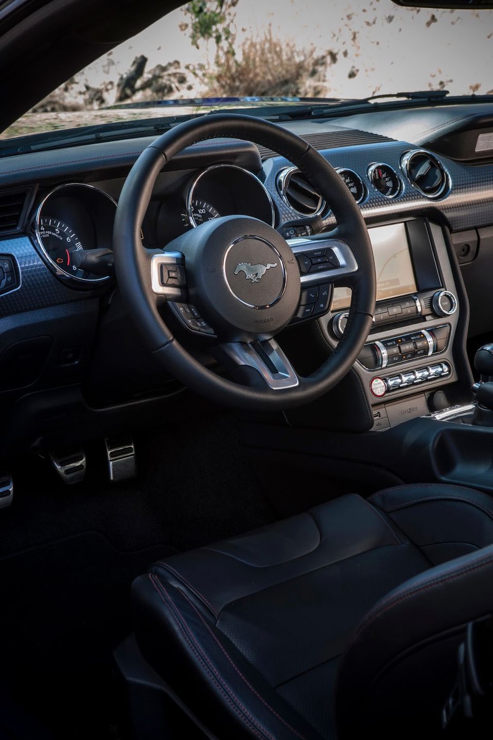 Zobacz Forda Mustanga 2015 na 100 nowych zdjęciach! 97