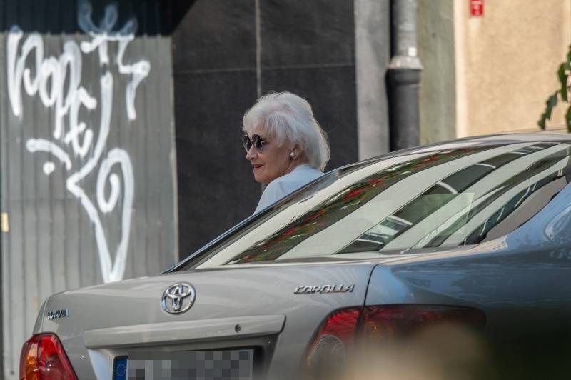 Krystyna Loska przyjechała samochodem na zakupy