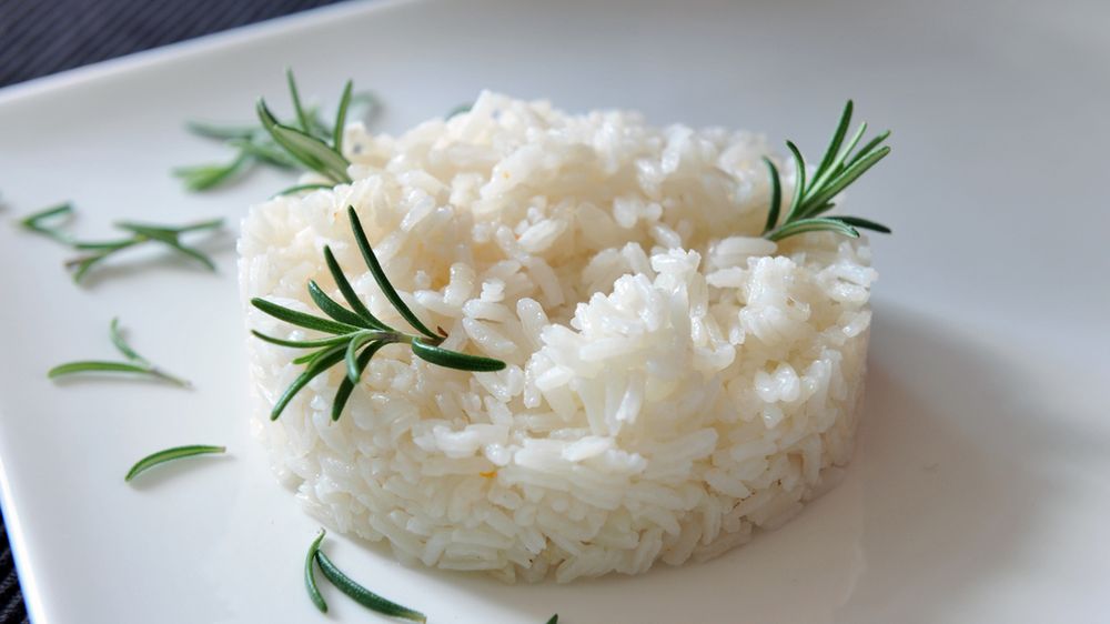 Ugotowany biały ryż długoziarnisty (parzony, wzbogacony)