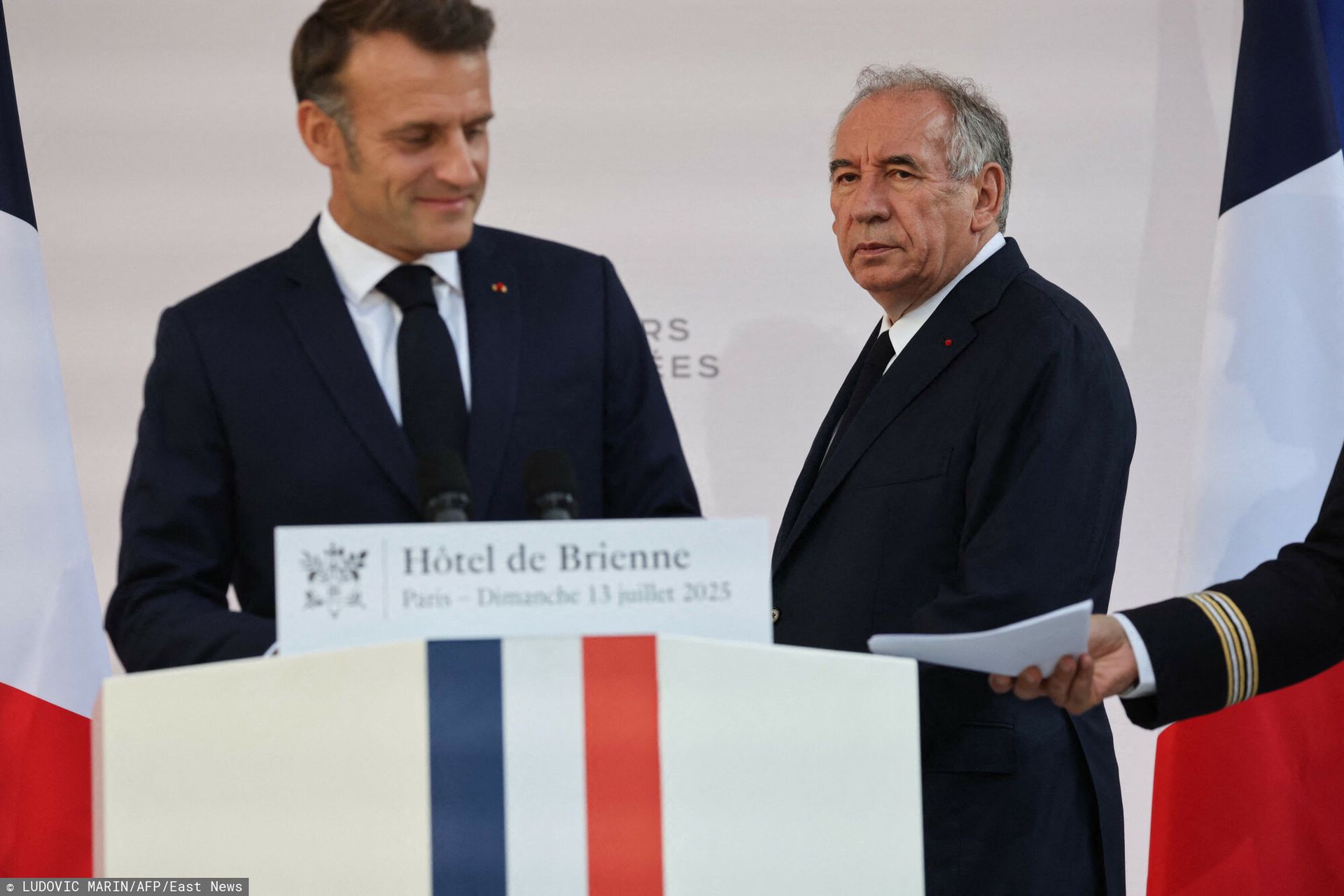 wiadomości,aktualności,WP Wiadomości Trzęsienie polityczne we Francji. Macron w pułapce. Na własne życzenie