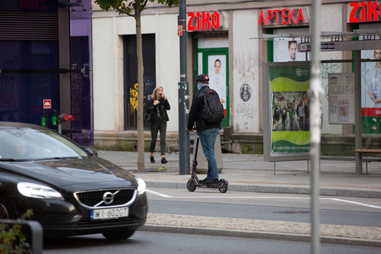 Hulajnogą od 16. roku życia. ETSC ma nowe rekomendacje. Są ostrzejsze niż polskie prawo