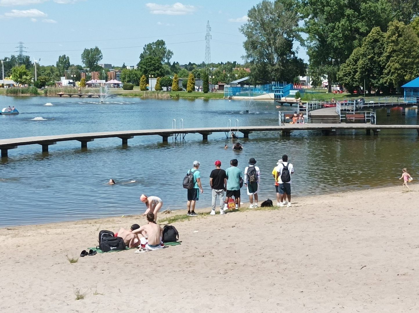 Pierwszy dzień lata nad zalewem Borki w Radomiu.