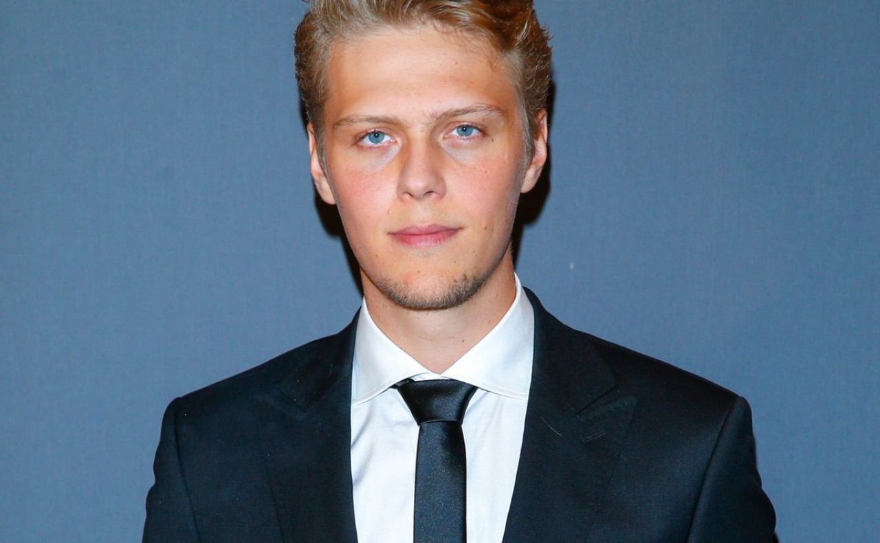 Wychował się w Niemczech. Nie ukrywa, czego nauczyli go w szkole