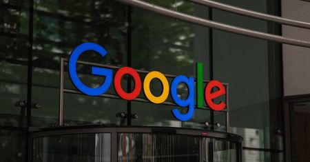 Specjalne frazy w Google. Wpisz i zobacz, co się stanie