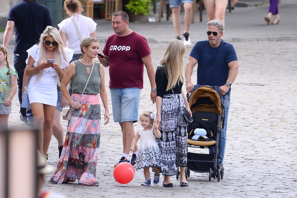 Joanna Krupa z rodziną na Starówce