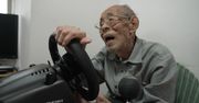 93-latek gwiazdą serwisu YouTube. Były taksówkarz i kierowca wywrotki robi furorę, szalejąc w grach wyścigowych.