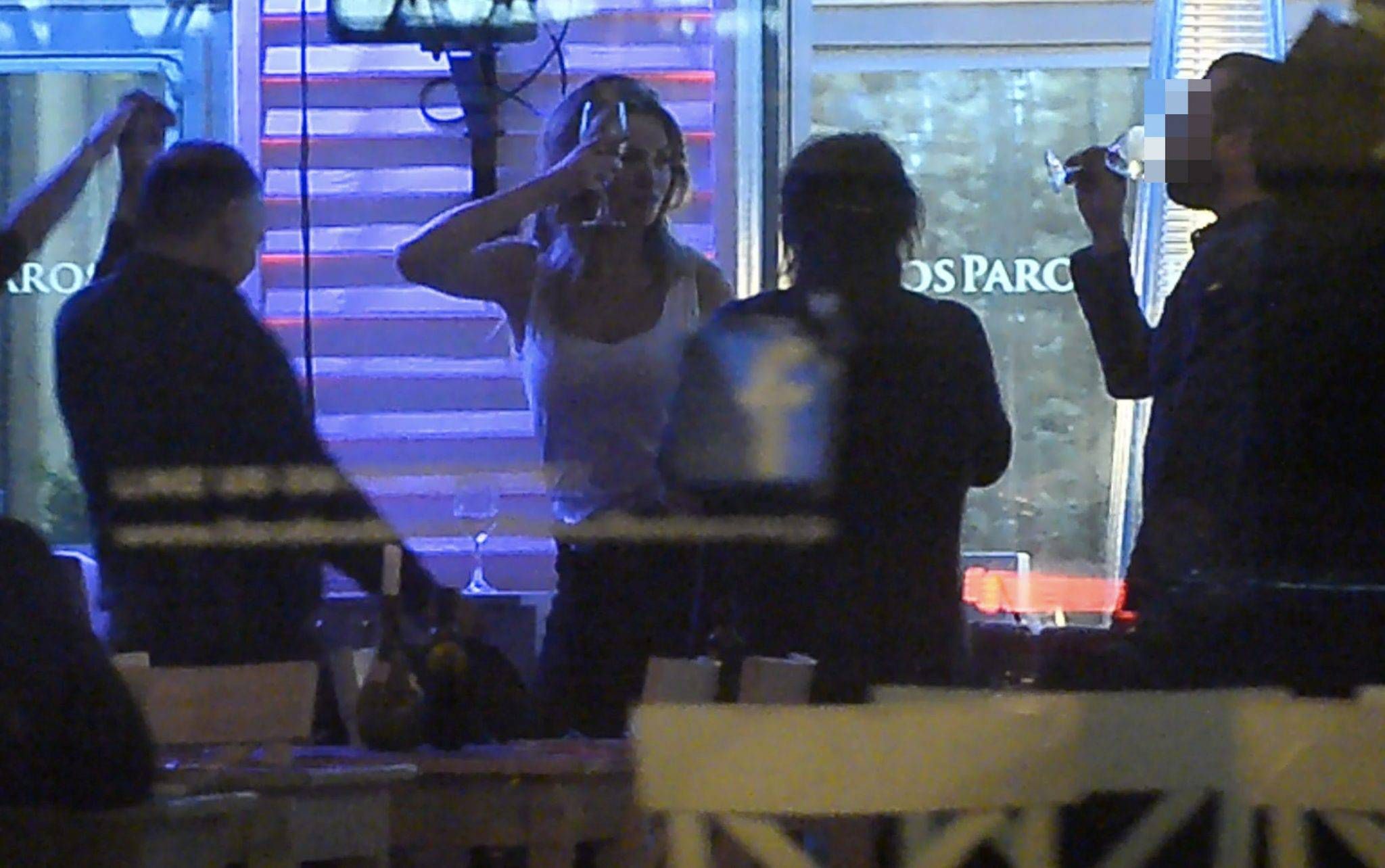 Marcelina Zawadzka imprezuje w greckiej restauracji