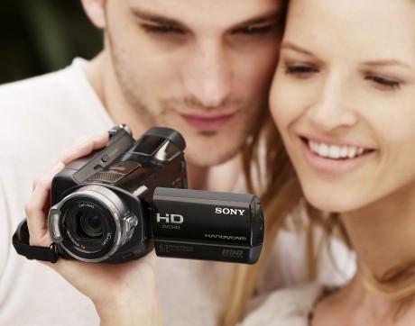 Nowe kamery Sony mają nawet 100GB dysku twardego i nagrywają w HD 1080i