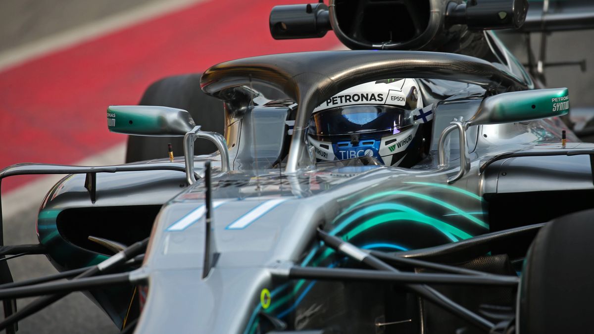 Lewis Hamilton w bolidzie Mercedesa W09