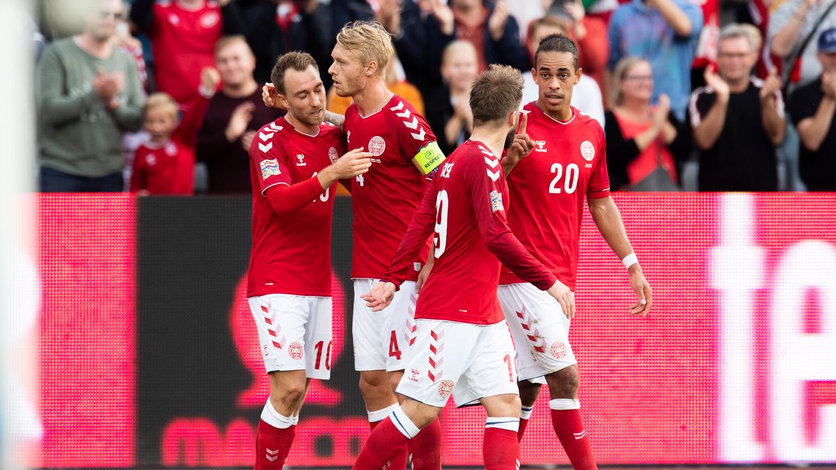 Zdjęcie okładkowe artykułu: PAP/EPA / Bo Amstrup / Na zdjęciu: piłkarze reprezentacji Danii
