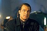 Steven Seagal śpiewa bluesa