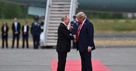 Putin ogrywa Trumpa? Ekspert: Ma do niego instrukcję obsługi
