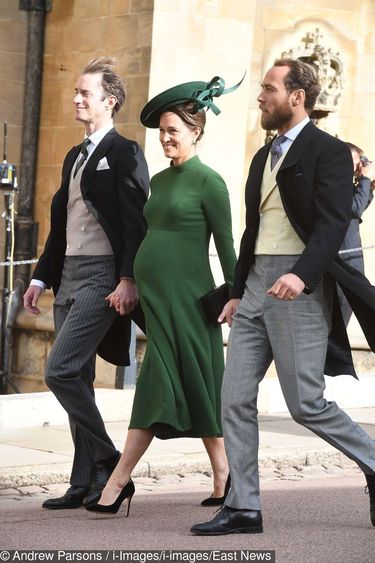 Pippa Middleton z mężem Jamesem Matthewsem i bratem Johnem – ślub księżniczki Eugenii i Jacka Brooksbanka