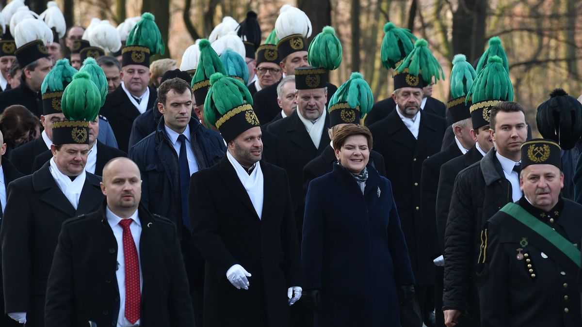 Premier Beata Szydło podczas uroczystości barbórkowych w grudniu 2015 r.