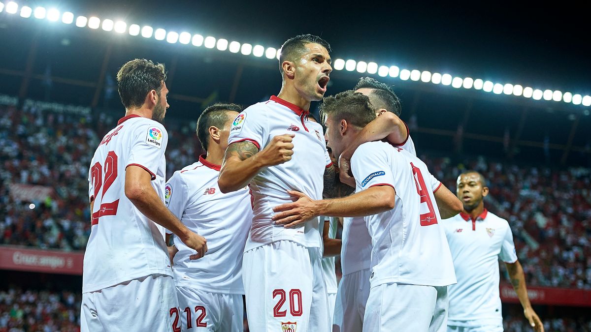 Na zdjęciu piłkarze: Sevilla FC