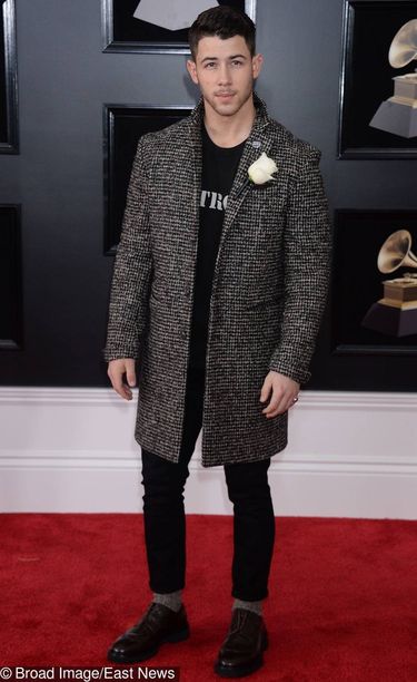 Nick Jonas - Grammy 2018, stylizacja: John Varvatos