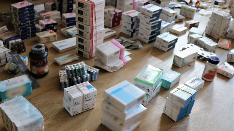 Wrocław. Uderzenie w czarny rynek. Przechwycono ponad 9 tys. sztuk leków i narkotyków