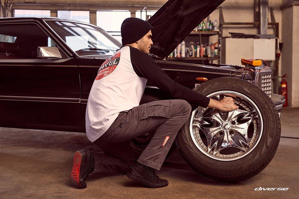Garderoba fana motoryzacji. Co powinno się w niej znaleźć?