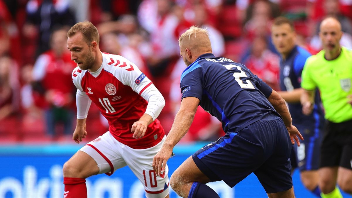 PAP/EPA / Friedemann Vogel / Na zdjęciu: Christian Eriksen (z lewej)