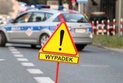 Warszawa. Samochód dostawczy potrącił kobietę, trafiła do szpitala