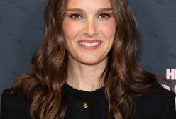 Przyleciała do Polski. Natalie Portman wystąpiła w kremowej mini