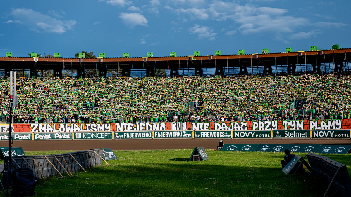 Zdjęcie okładkowe artykułu: WP SportoweFakty / Łukasz Forysiak / Na zdjęciu: kibice Falubazu Zielona Góra