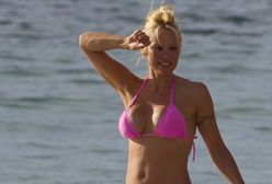 Pamela Anderson w różowym bikini!