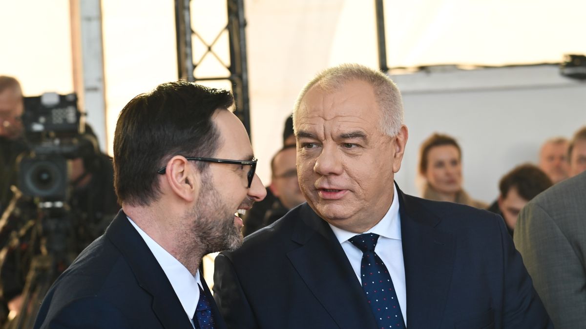 Były prezes Orlenu Daniel Obajtek i minister aktywów państwowych Jacek Sasin