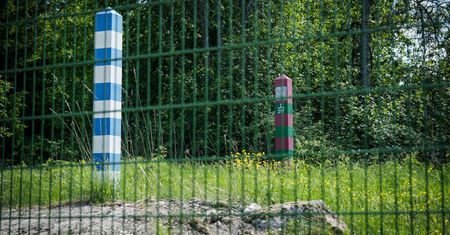 Finlandii postawiła płot na granicy z Rosją. Teraz jeszcze go wzmacnia i wyposaża w technologię