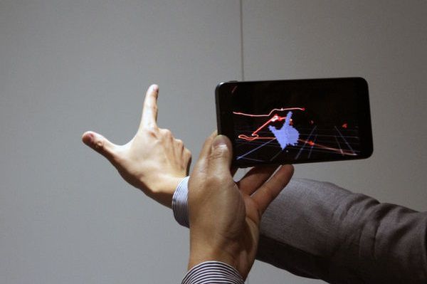 Intel na #MWC16: smartfon z RealSense i mapowanie ruchów dłoni