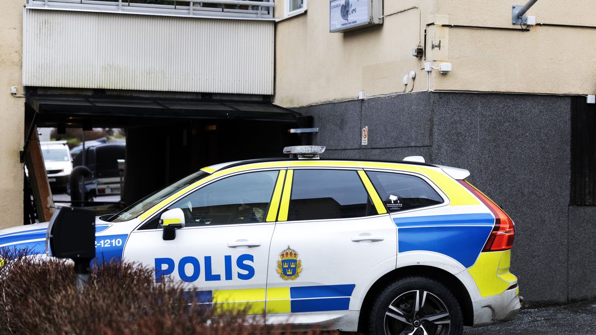 STOCKHOLM, SWEDEN - JANUARY 24: Police watch a building in the area of Farsta that was hit by an explosion injuring two persons on January 24, 2024 in Stockholm, Sweden. (Photo by Nils Petter Nilsson/Getty Images)