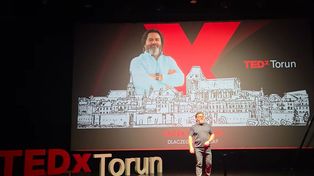 Toruń. TEDxTorun Youth w Auli UMK. Młodzi porozmawiają o "życiu z klocków" i drodze do sukcesu