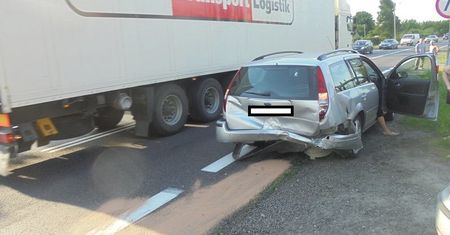 Zderzenie dwóch samochodów osobowych w Miłkowie