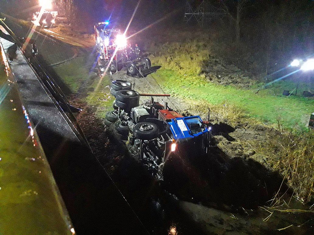 Tak wyglądała akcja ratownicza po wypadku ciężarówki w Pile