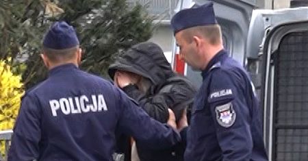 Strzelec z Bystrzycy Kłodzkiej aresztowany. Tłum ludzi pod sądem