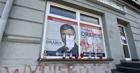 Aborcja. Śląsk. Dewastacja biura poselskiego PiS