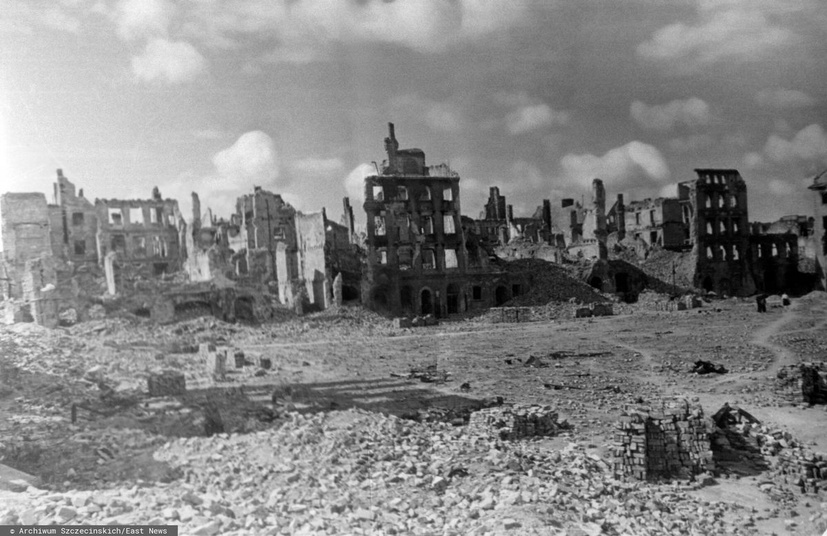 Ruiny Warszawy po powstaniu. PHOTO: ARCHIWUM SZCZECINSKICH/EAST NEWS