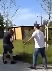 Krwawa bójka na ulicach Krakowa. Rowerzysta wyciągnął nóż