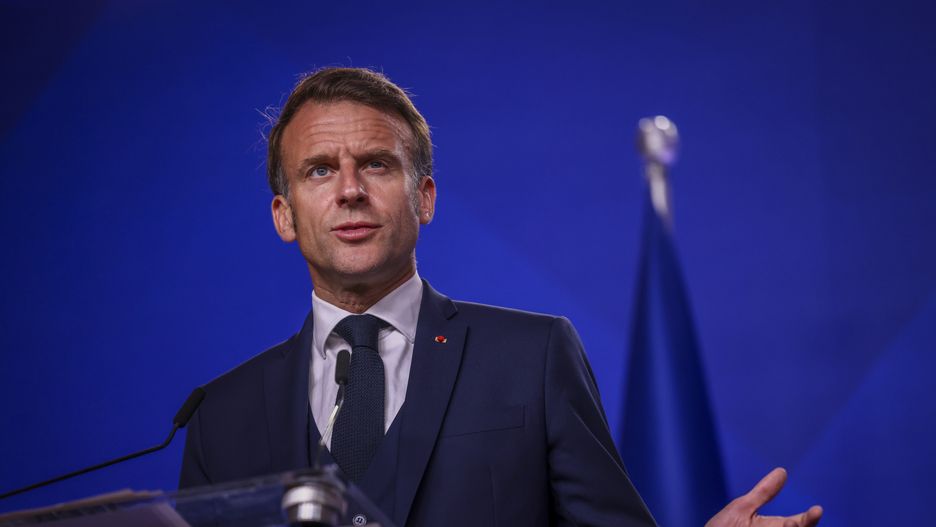 French President Emmanuel Macron speaks during a joint press conference with Norwegian Prime Minister Jonas Gahr Store, on strategic partnership between France and Norway at the National Museum in Oslo, Norway, 23 June 2025. French President Macron is on official visit to Norway. EPA/Jonas Been Henriksen / POOL NORWAY OUT Dostawca: PAP/EPA.