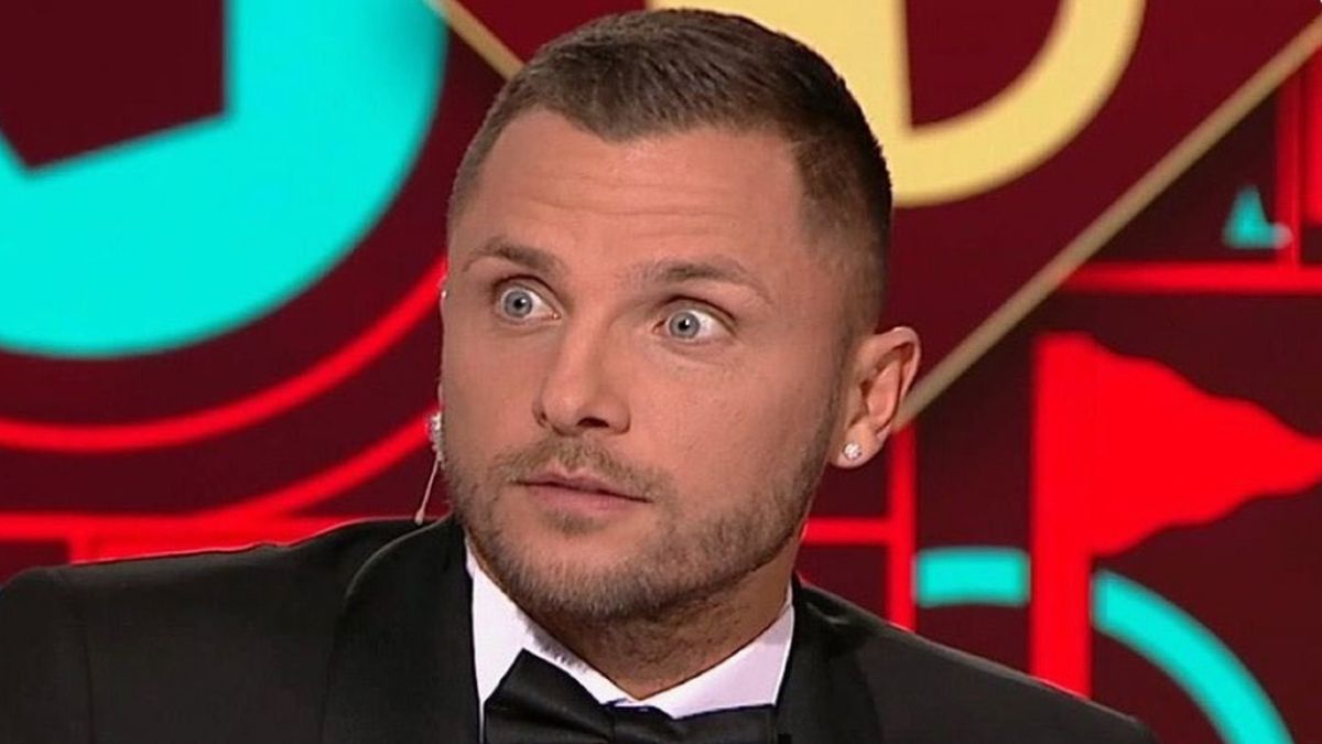 Łukasz Gikiewicz w czasie wizyty w studio TVP Sport